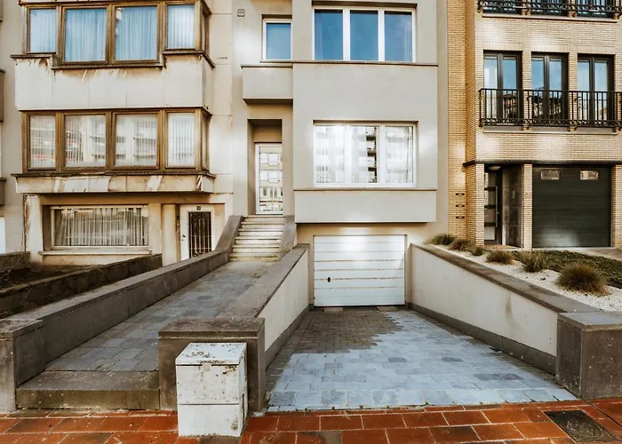 Ruzette With Parking By Interhome Lägenhet Blankenberge